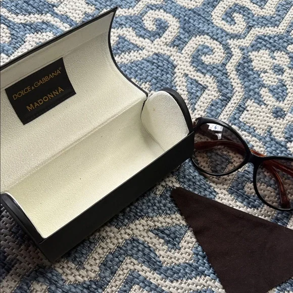 Tom Ford Women's Black and Brown Sunglasses - Picture 9 of 9